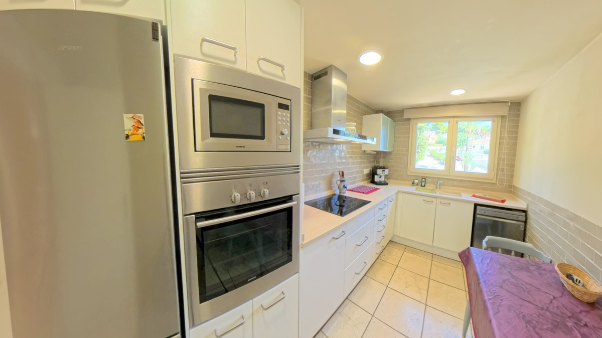 Se vende Apartamento Planta Media de 3 dormitorios en Costa Blanca, Alicante, España