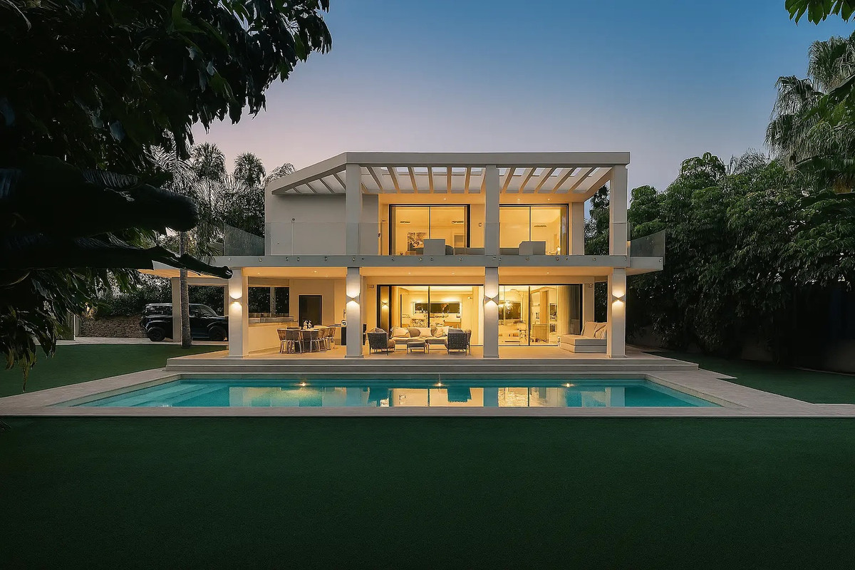 5 Bed Townhouse for sale in La Quinta Costa Del Sol, Málaga, Spain