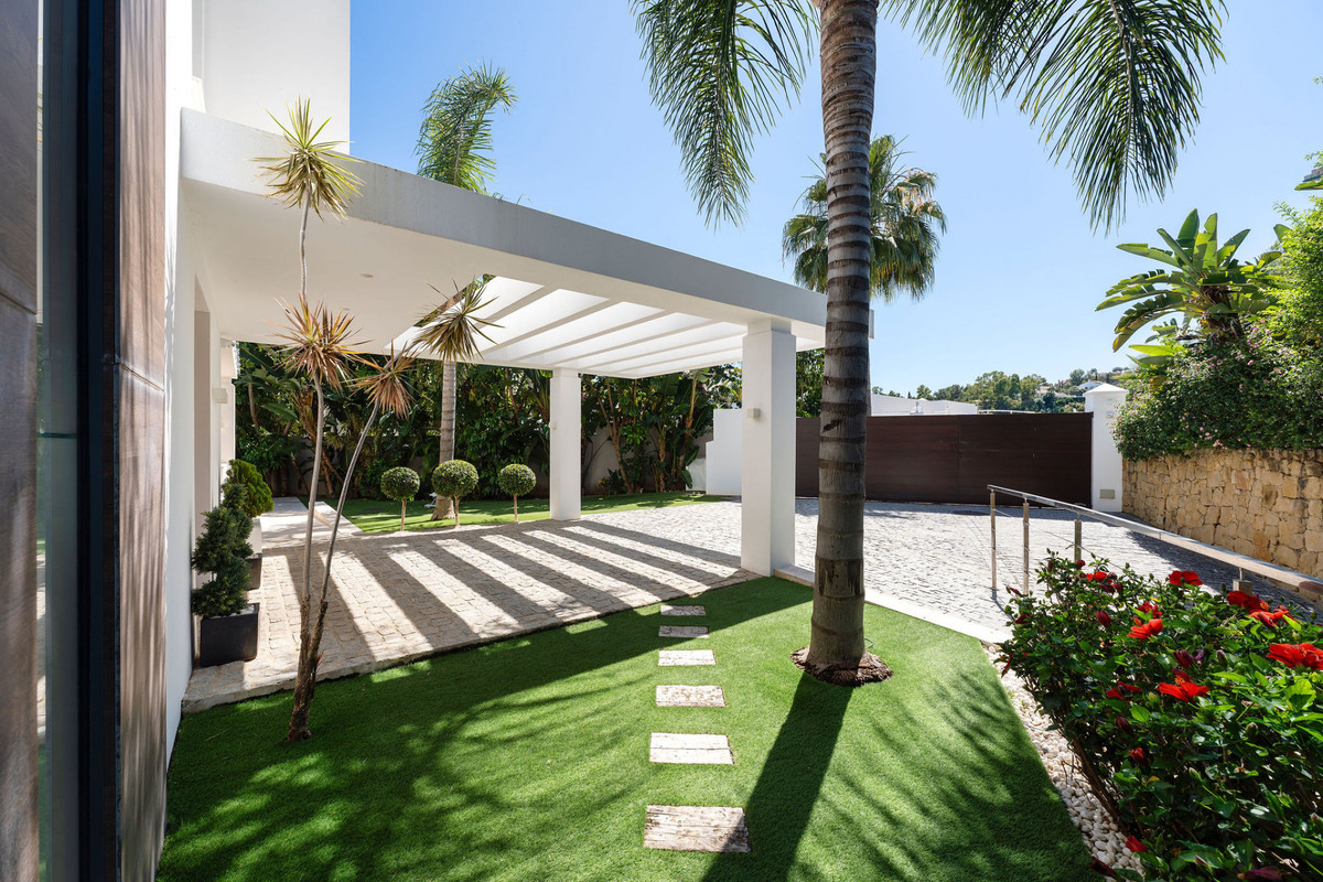Se vende Villa - Chalet de 5 dormitorios en Costa Del Sol, Málaga, España