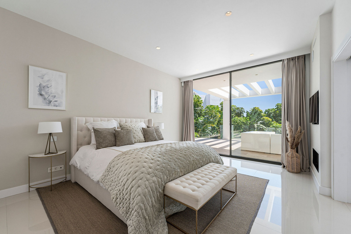 Se vende Villa - Chalet de 5 dormitorios en Costa Del Sol, Málaga, España