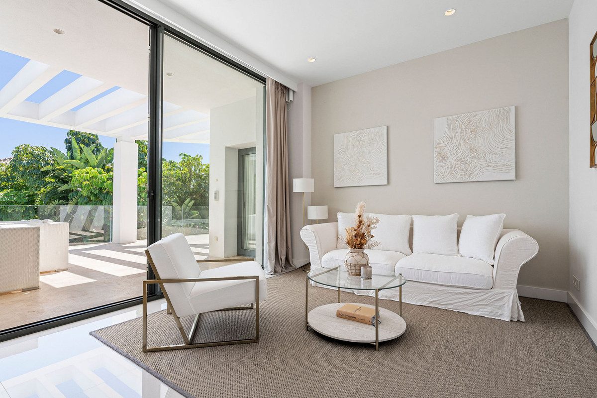 Se vende Villa - Chalet de 5 dormitorios en Costa Del Sol, Málaga, España