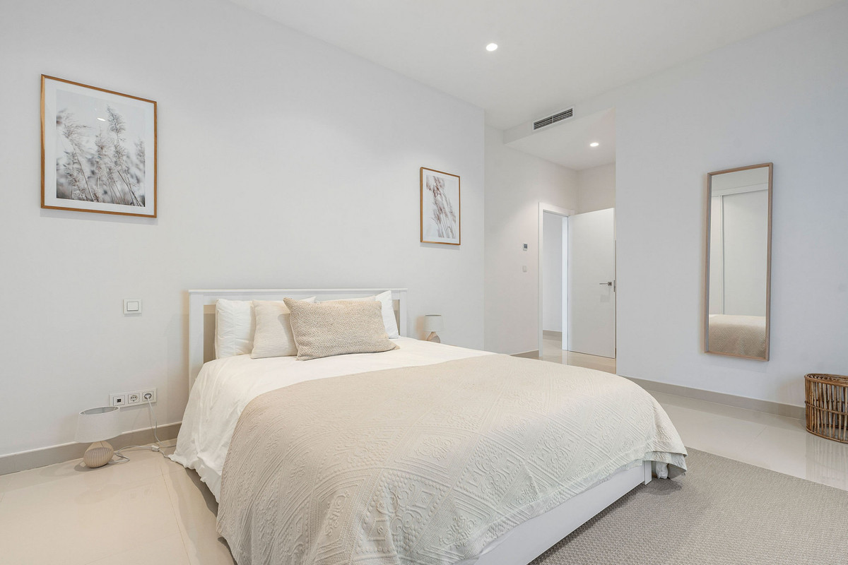 Se vende Villa - Chalet de 5 dormitorios en Costa Del Sol, Málaga, España