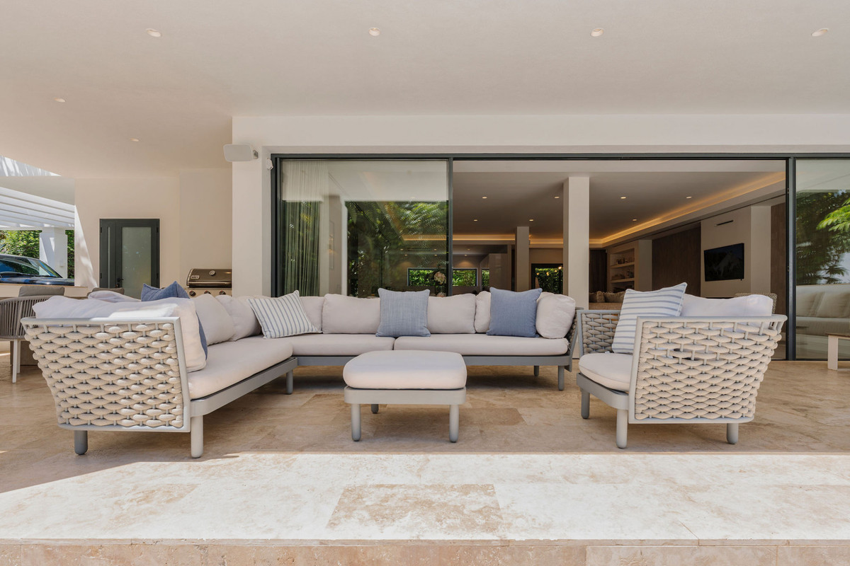 Se vende Villa - Chalet de 5 dormitorios en Costa Del Sol, Málaga, España