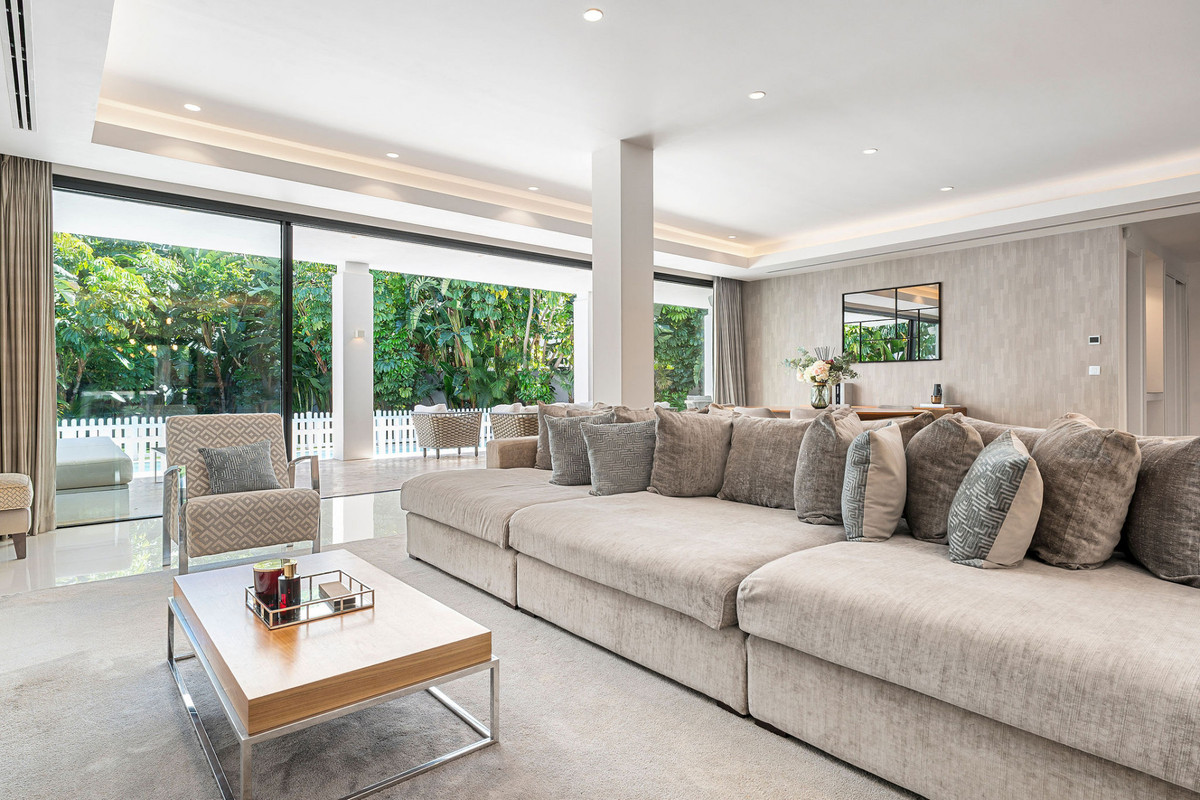 Se vende Villa - Chalet de 5 dormitorios en Costa Del Sol, Málaga, España
