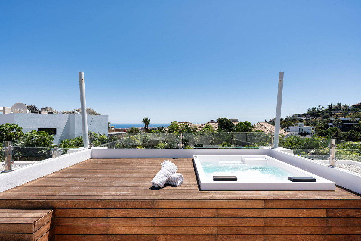 Se vende Villa - Chalet de 5 dormitorios en Costa Del Sol, Málaga, España