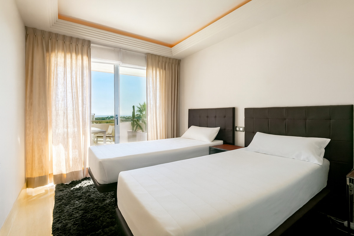 Se vende Apartamento Planta Media de 2 dormitorios en Costa Del Sol, Málaga, España