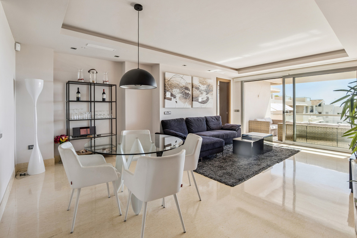 Se vende Apartamento Planta Media de 2 dormitorios en Costa Del Sol, Málaga, España