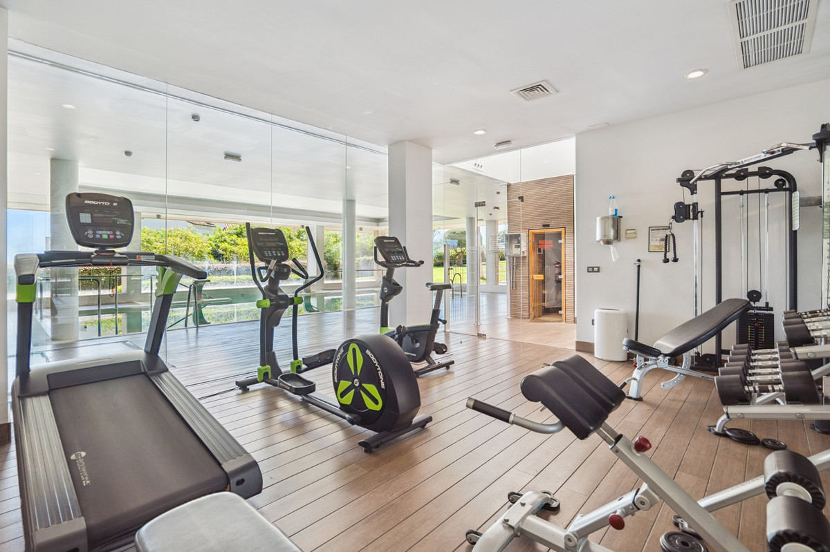 Se vende Apartamento Planta Media de 2 dormitorios en Costa Del Sol, Málaga, España