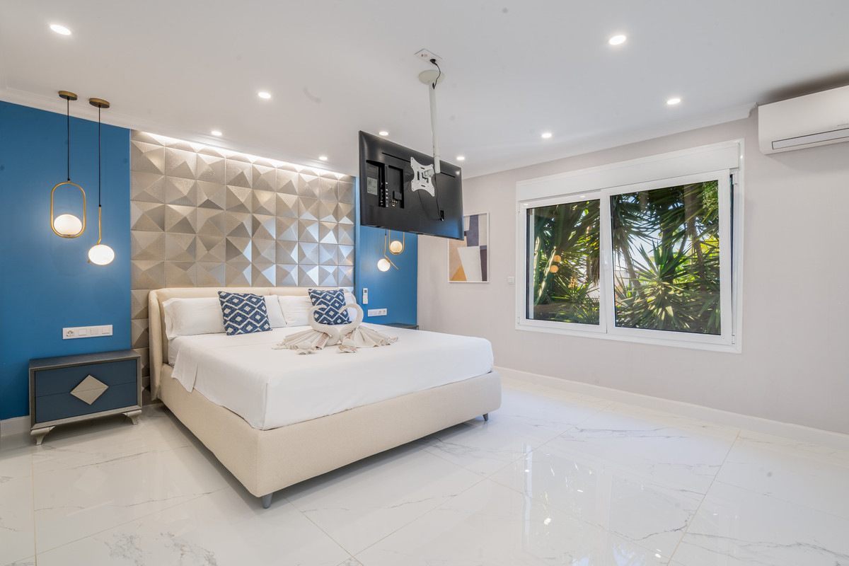 7 Bed Townhouse for sale in Marbella Costa Del Sol, Málaga, Spain