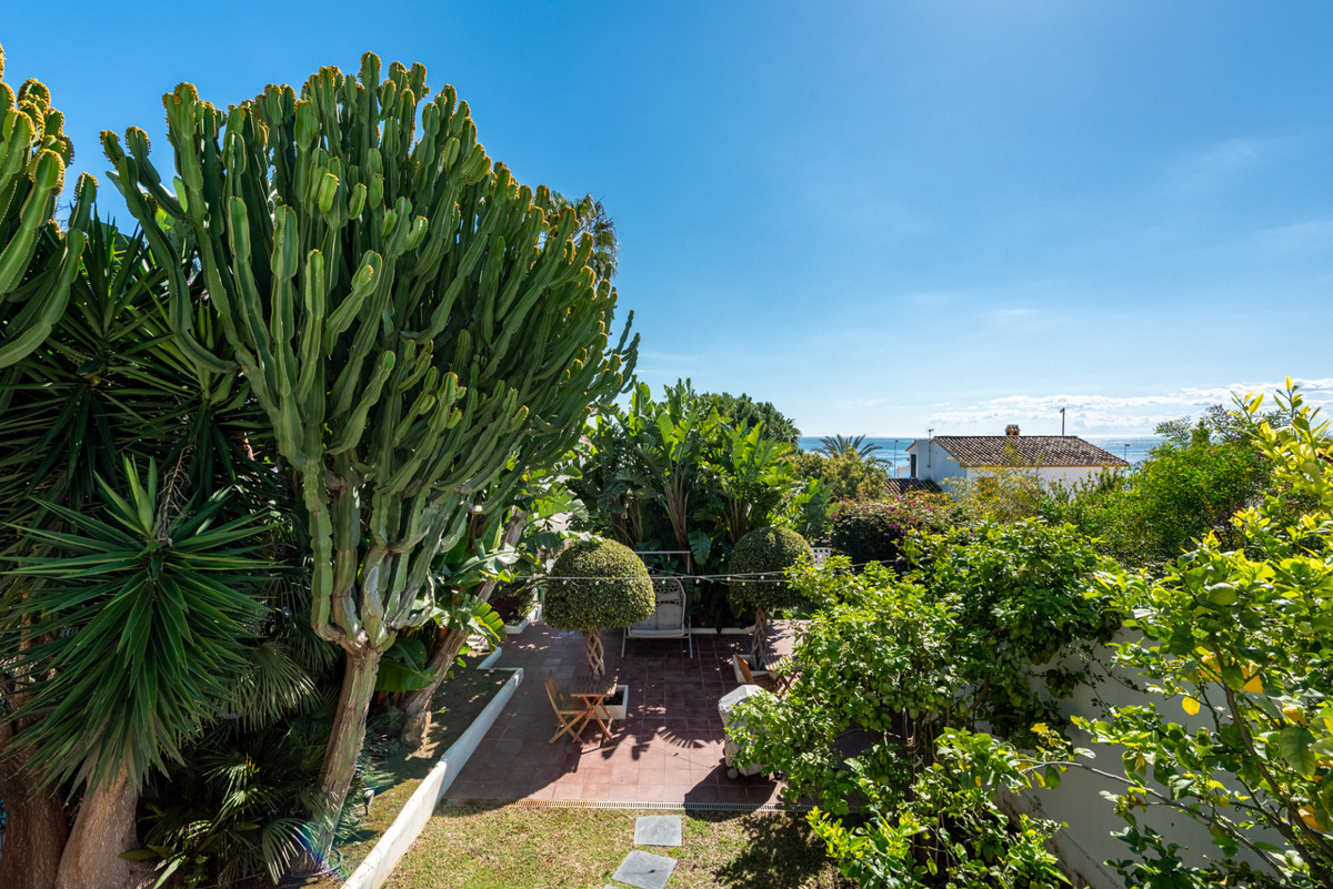 7 Bed Townhouse for sale in Marbella Costa Del Sol, Málaga, Spain