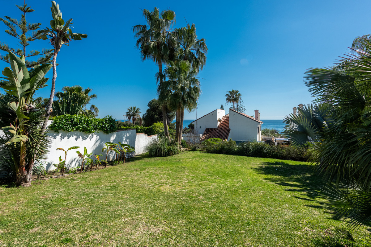 7 Bed Townhouse for sale in Marbella Costa Del Sol, Málaga, Spain