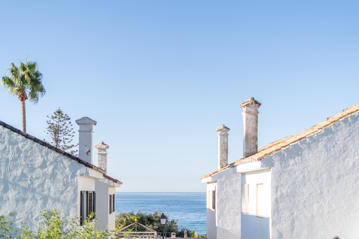 7 Bed Townhouse for sale in Marbella Costa Del Sol, Málaga, Spain