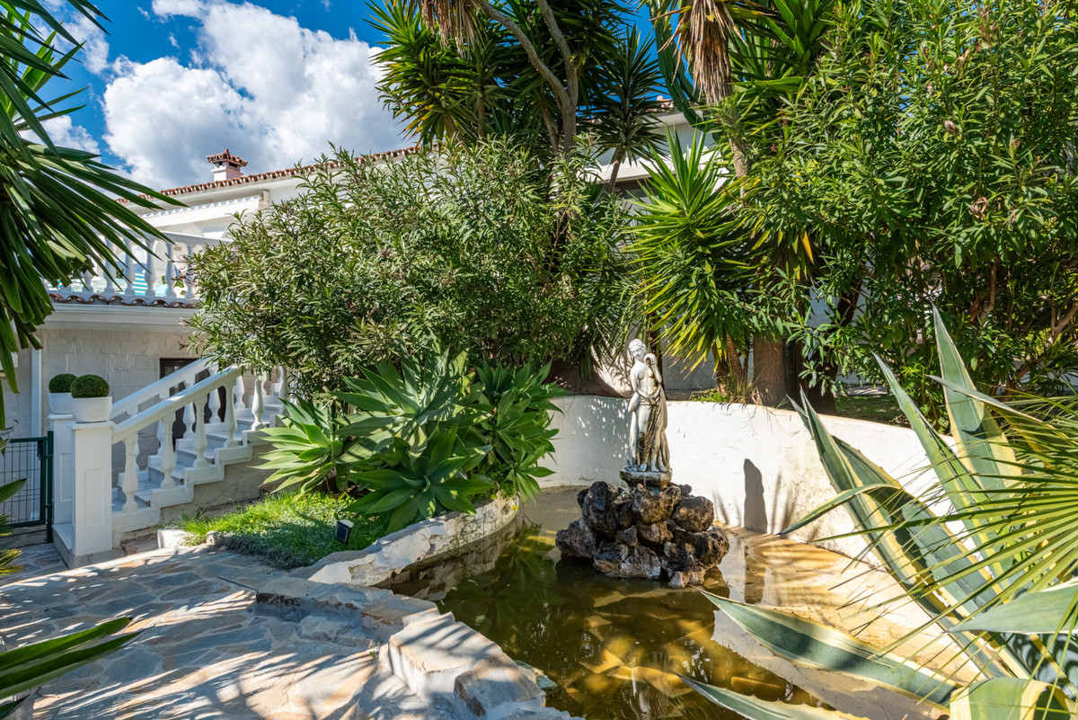 7 Bed Townhouse for sale in Marbella Costa Del Sol, Málaga, Spain