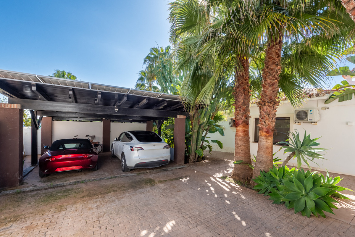 7 Bed Townhouse for sale in Marbella Costa Del Sol, Málaga, Spain
