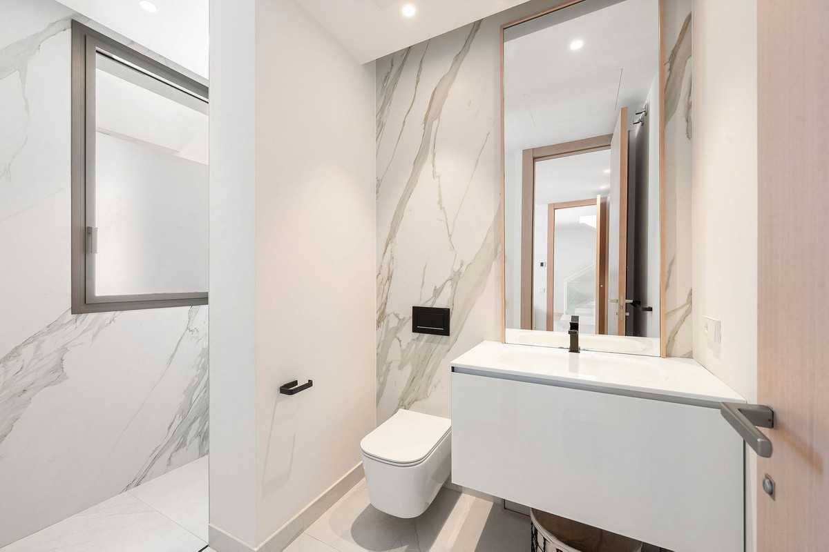 4 Bed Townhouse for sale in Nueva Andalucía Costa Del Sol, Málaga, Spain