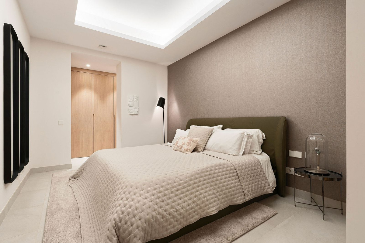 4 Bed Townhouse for sale in Nueva Andalucía Costa Del Sol, Málaga, Spain