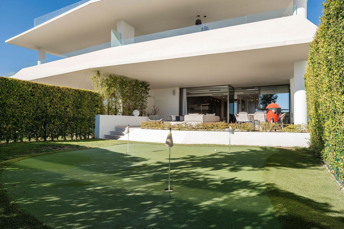 4 Bed Townhouse for sale in Nueva Andalucía Costa Del Sol, Málaga, Spain