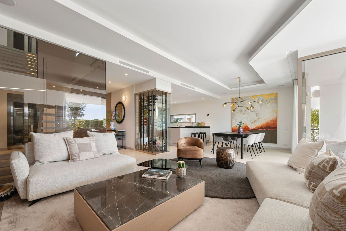 4 Bed Townhouse for sale in Nueva Andalucía Costa Del Sol, Málaga, Spain