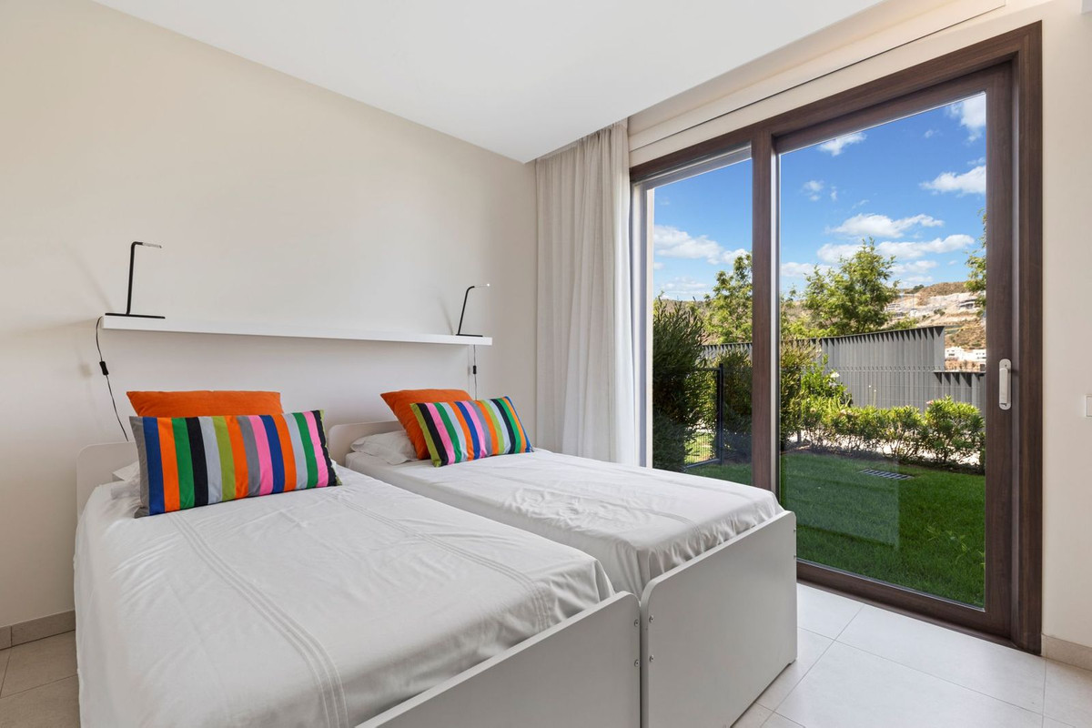 Se vende Apartamento Planta Baja de 3 dormitorios en Costa Del Sol, Málaga, España