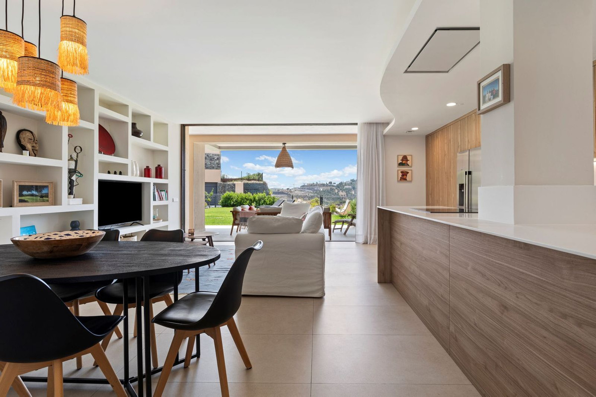 Se vende Apartamento Planta Baja de 3 dormitorios en Costa Del Sol, Málaga, España