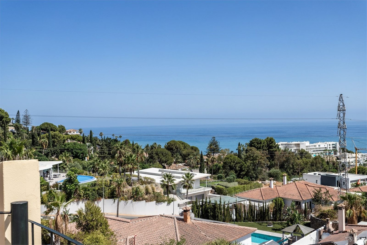 2 Bed Apartment for sale in Higueron Costa Del Sol, Málaga, Spain