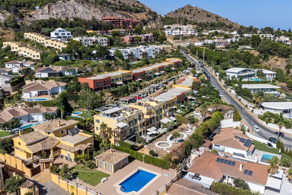2 Bed Apartment for sale in Higueron Costa Del Sol, Málaga, Spain