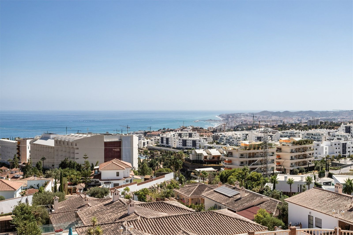 2 Bed Apartment for sale in Higueron Costa Del Sol, Málaga, Spain