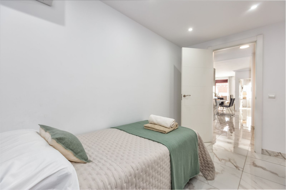 3 Bed Apartment for sale in Nueva Andalucía Costa Del Sol, Málaga, Spain