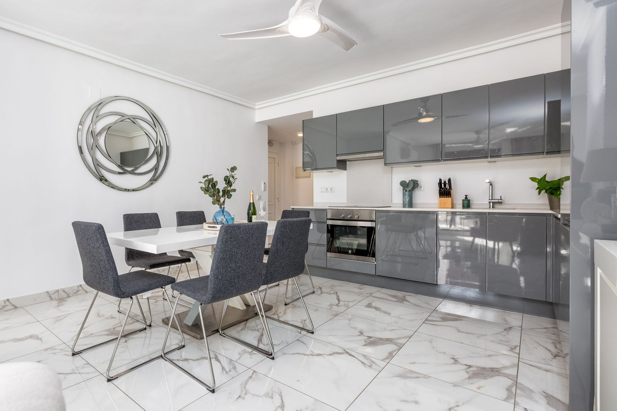 3 Bed Apartment for sale in Nueva Andalucía Costa Del Sol, Málaga, Spain