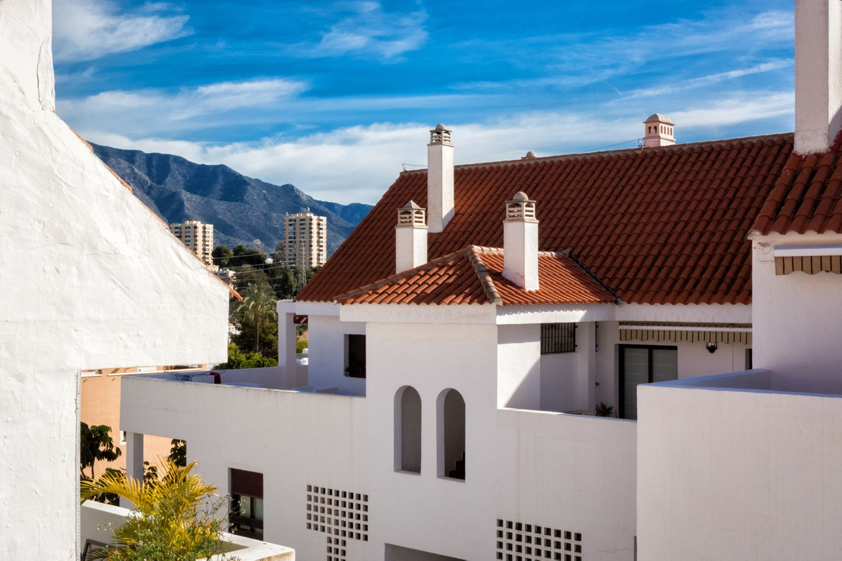 3 Bed Apartment for sale in Nueva Andalucía Costa Del Sol, Málaga, Spain