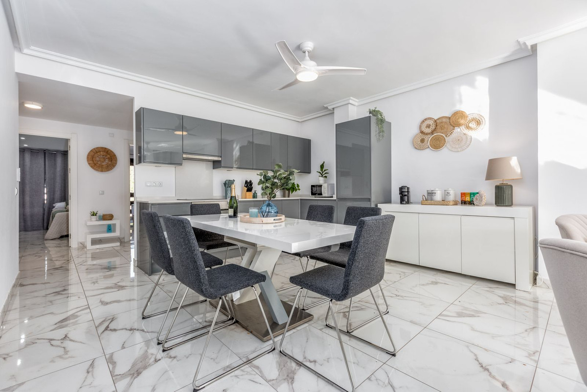 3 Bed Apartment for sale in Nueva Andalucía Costa Del Sol, Málaga, Spain
