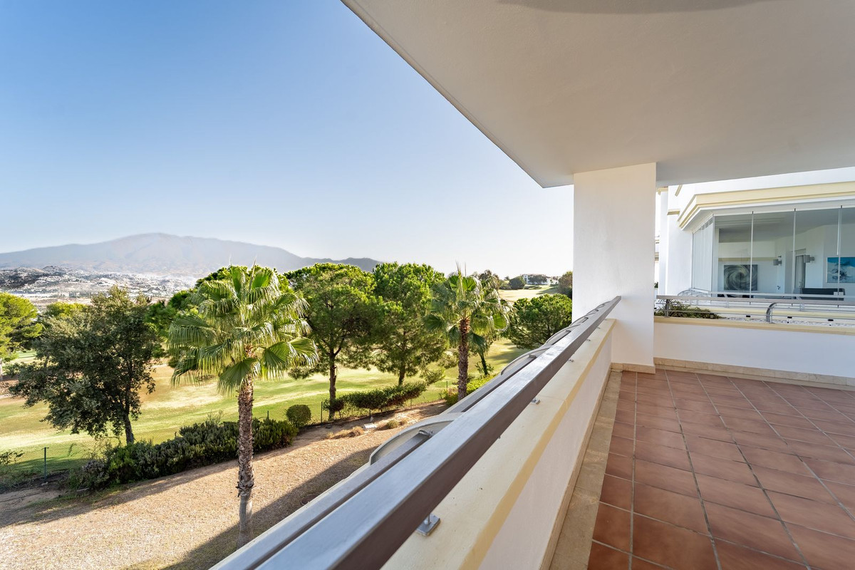 Se vende Apartamento Planta Media de 3 dormitorios en Costa Del Sol, Málaga, España