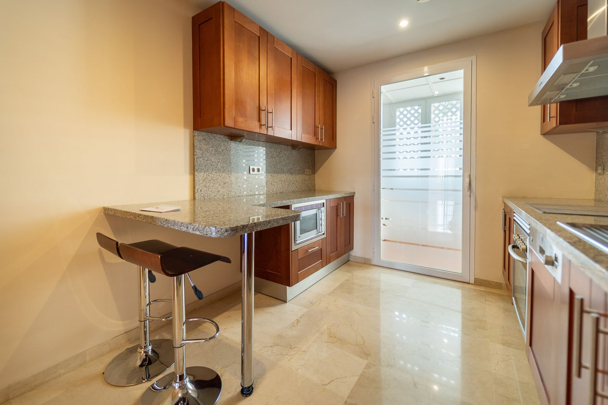 Se vende Apartamento Planta Media de 3 dormitorios en Costa Del Sol, Málaga, España