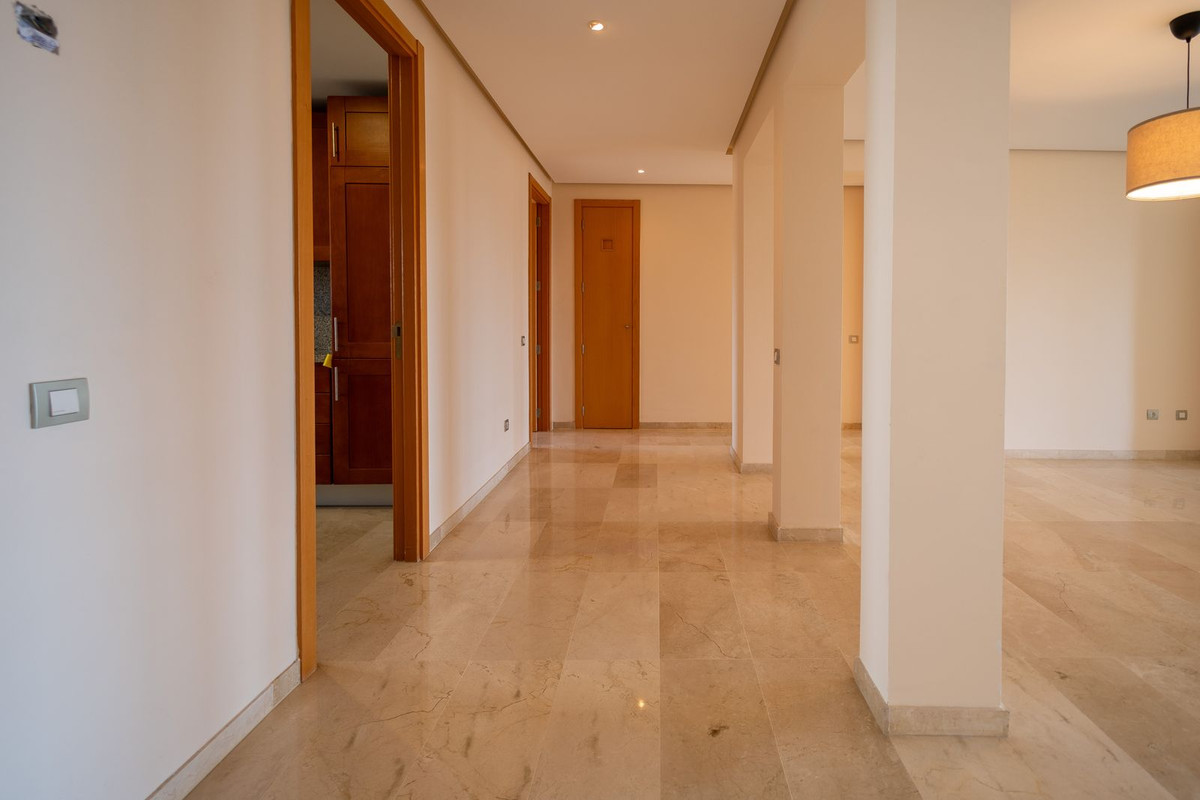 Se vende Apartamento Planta Media de 3 dormitorios en Costa Del Sol, Málaga, España