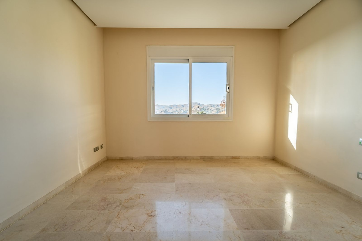 Se vende Apartamento Planta Media de 3 dormitorios en Costa Del Sol, Málaga, España