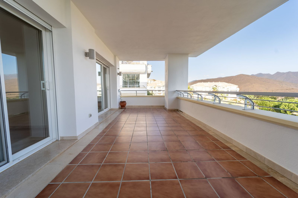 Se vende Apartamento Planta Media de 3 dormitorios en Costa Del Sol, Málaga, España