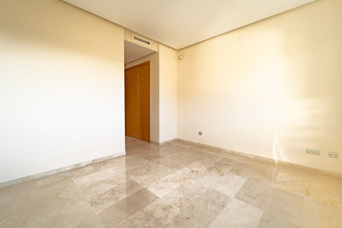 Se vende Apartamento Planta Media de 3 dormitorios en Costa Del Sol, Málaga, España