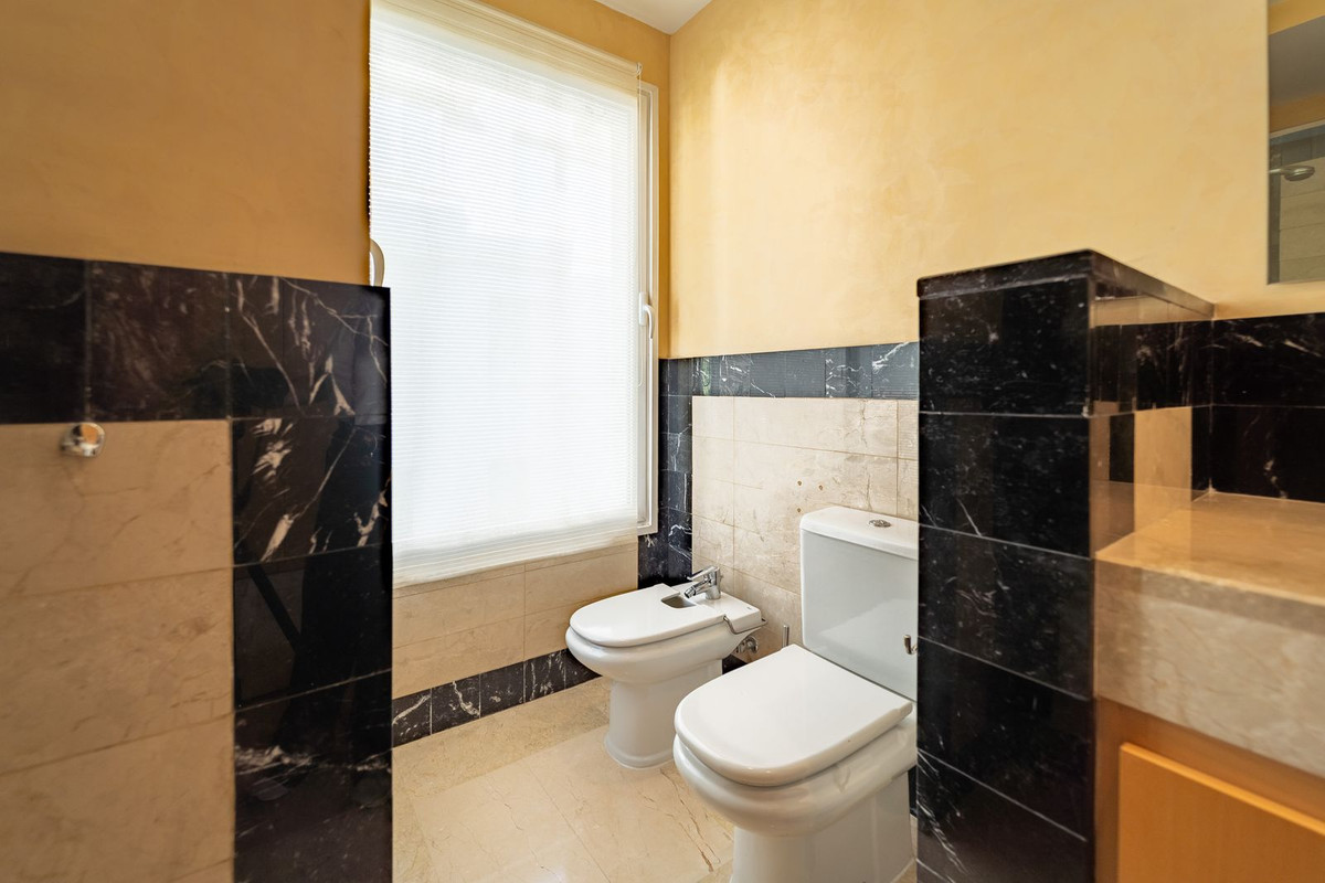 Se vende Apartamento Planta Media de 3 dormitorios en Costa Del Sol, Málaga, España