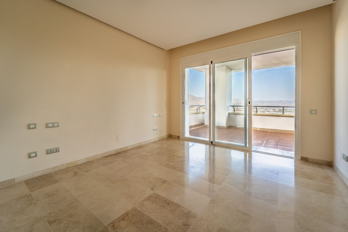 Se vende Apartamento Planta Media de 3 dormitorios en Costa Del Sol, Málaga, España