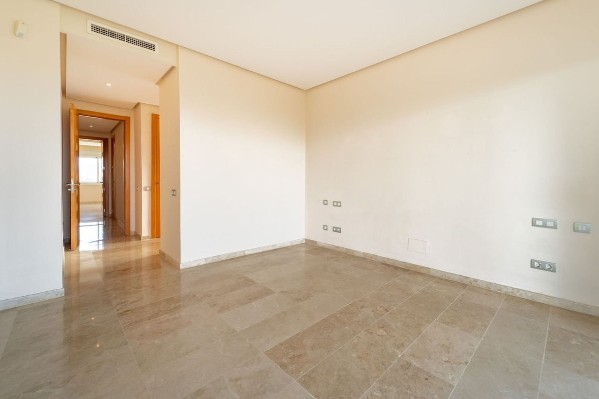 Se vende Apartamento Planta Media de 3 dormitorios en Costa Del Sol, Málaga, España