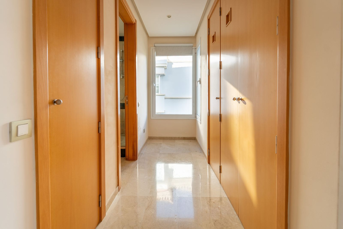 Se vende Apartamento Planta Media de 3 dormitorios en Costa Del Sol, Málaga, España