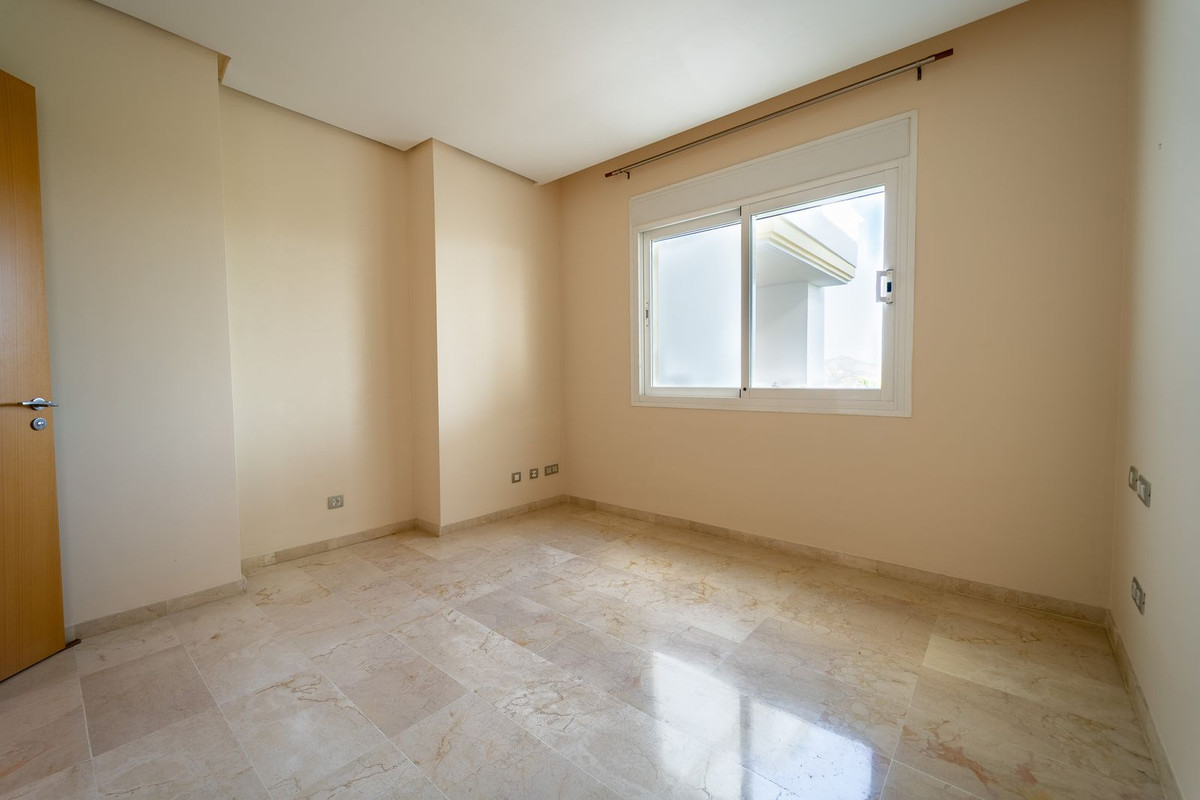 Se vende Apartamento Planta Media de 3 dormitorios en Costa Del Sol, Málaga, España