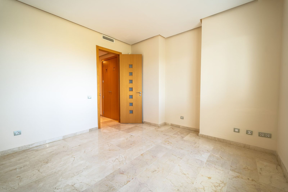 Se vende Apartamento Planta Media de 3 dormitorios en Costa Del Sol, Málaga, España