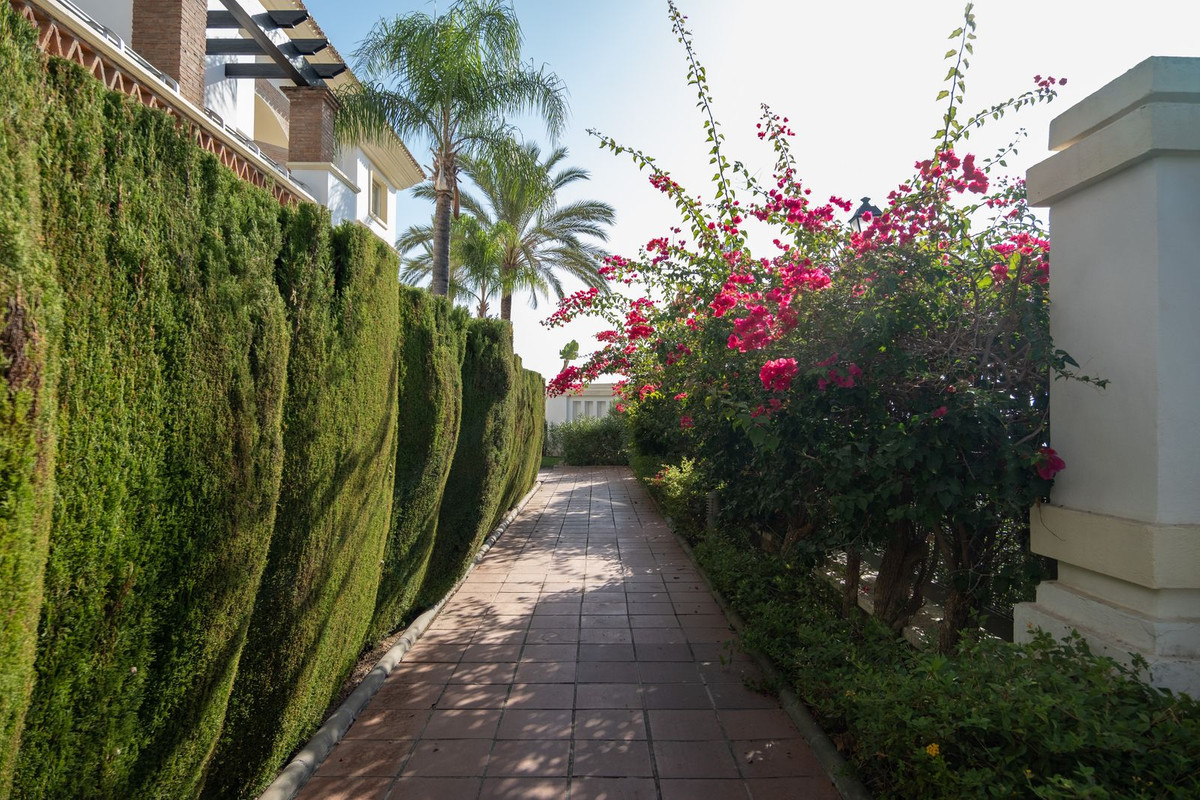 Se vende Apartamento Planta Media de 3 dormitorios en Costa Del Sol, Málaga, España