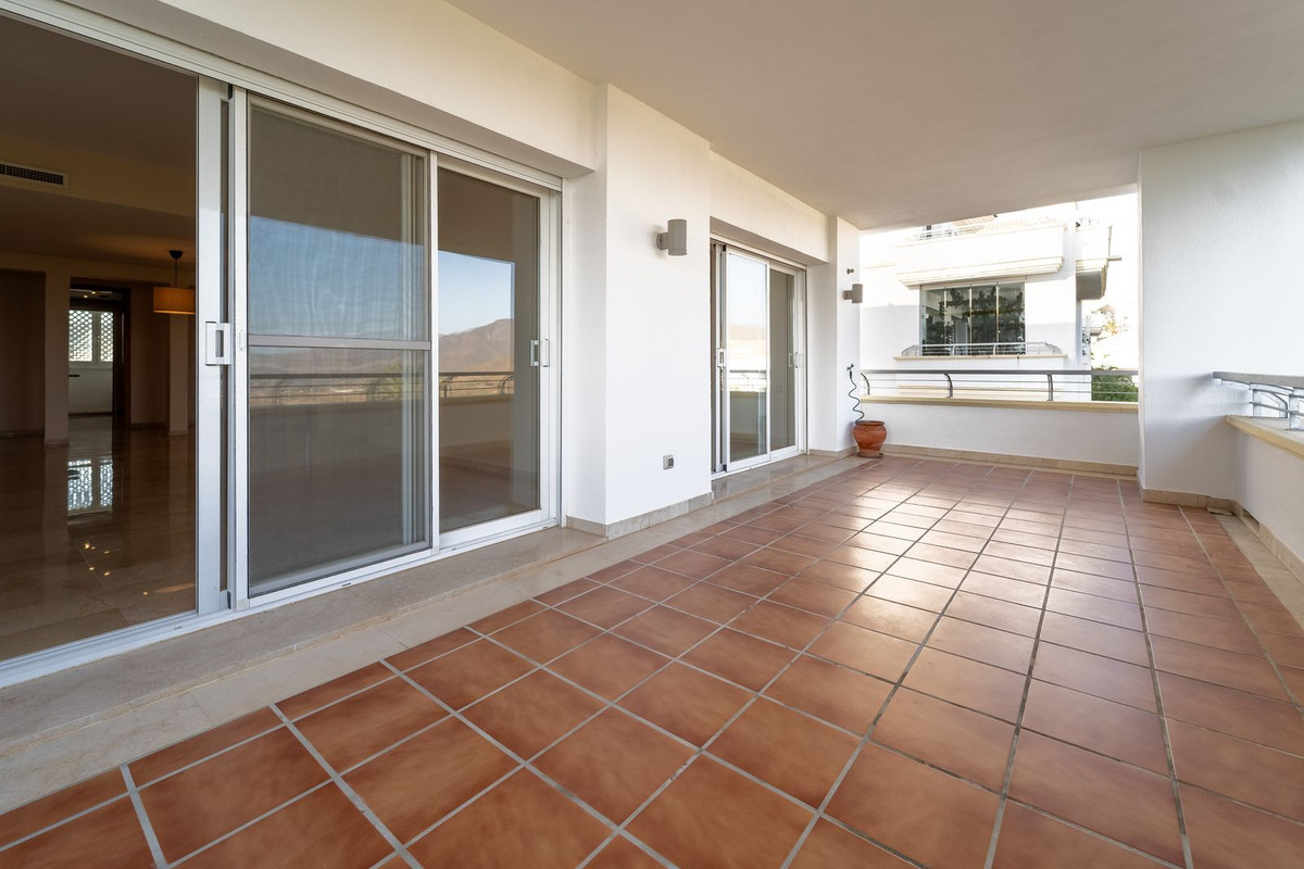 Se vende Apartamento Planta Media de 3 dormitorios en Costa Del Sol, Málaga, España