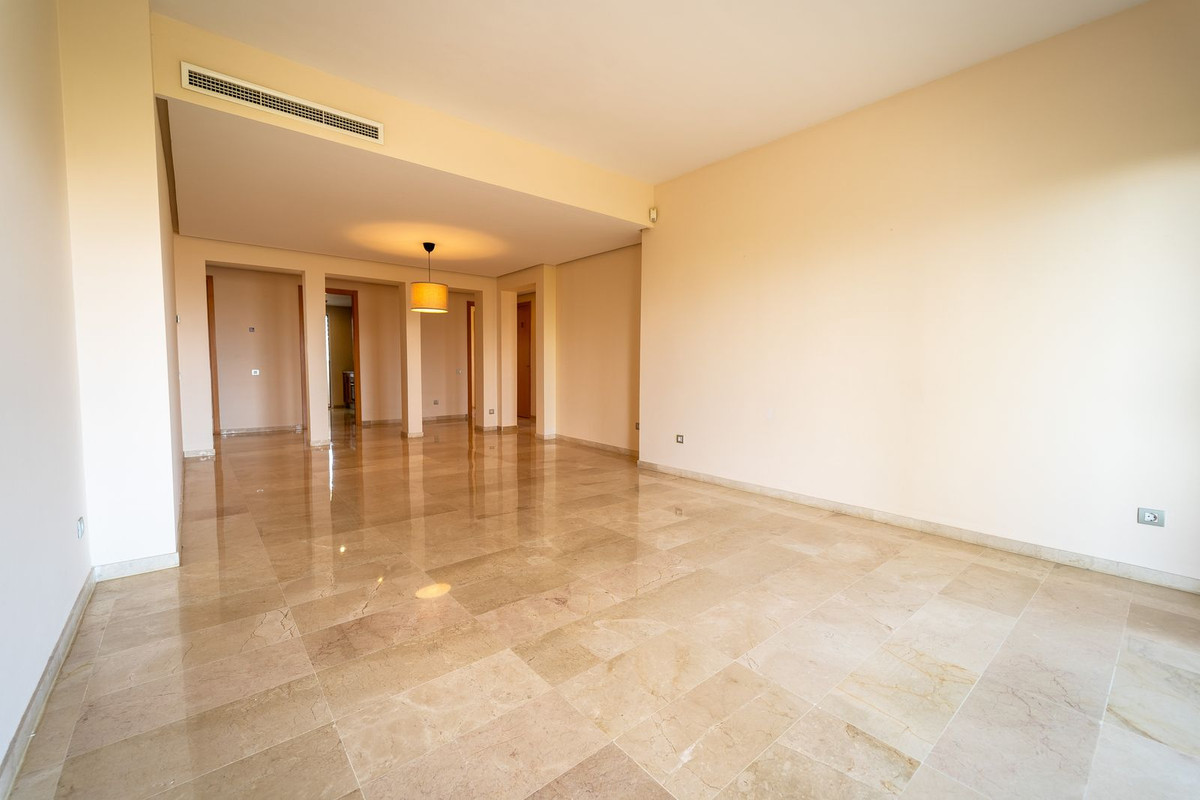 Se vende Apartamento Planta Media de 3 dormitorios en Costa Del Sol, Málaga, España