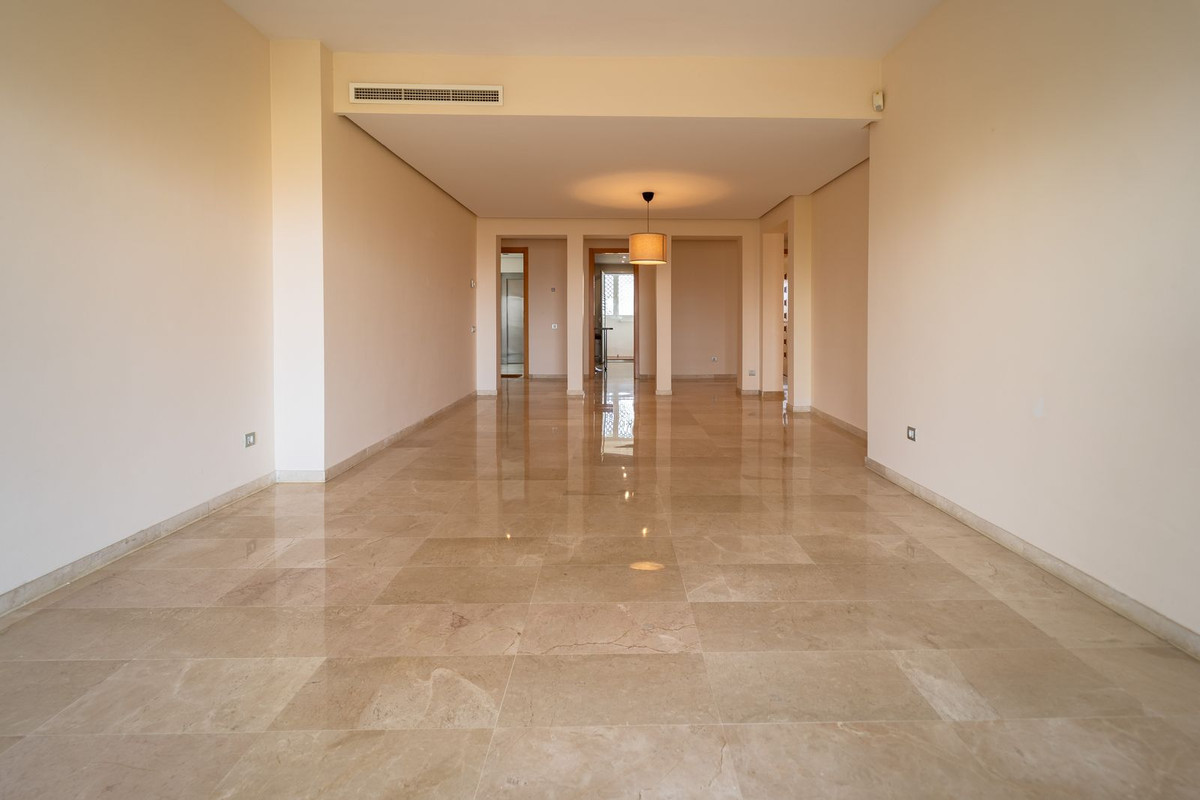 Se vende Apartamento Planta Media de 3 dormitorios en Costa Del Sol, Málaga, España