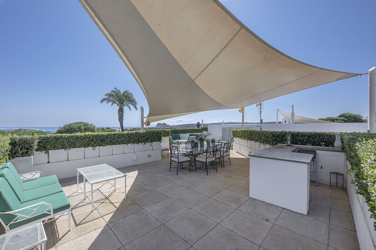 Se vende Villa - Chalet de 4 dormitorios en Costa Del Sol, Cadiz, España