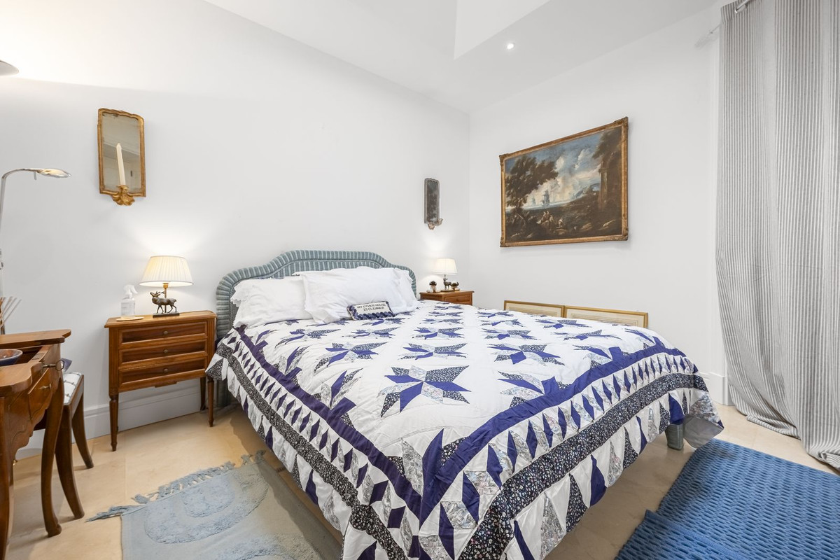Se vende Villa - Chalet de 4 dormitorios en Costa Del Sol, Cadiz, España