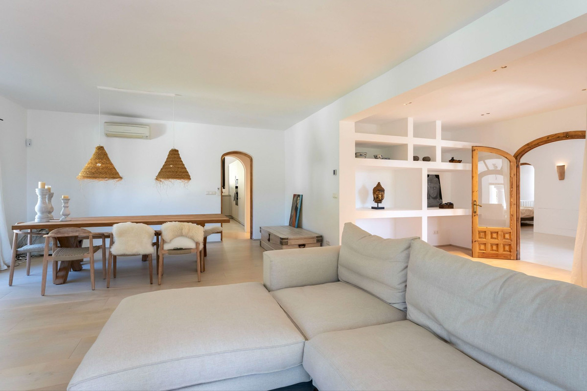 5 Bed Townhouse for sale in Alhaurín El Grande Costa Del Sol, Málaga, Spain
